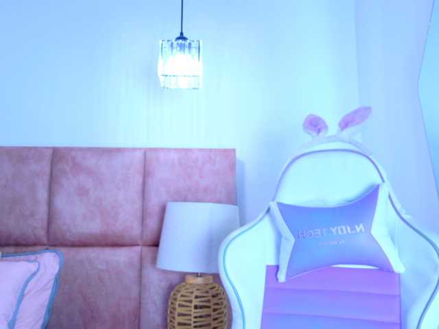 LizSheibaum live cam on BongaCams