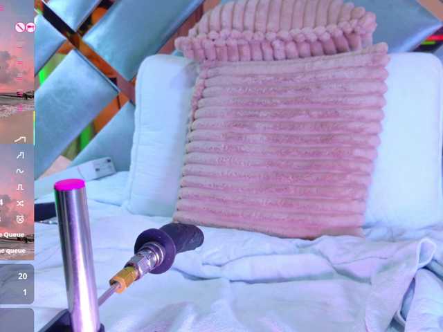 LizSheibaum live cam on BongaCams