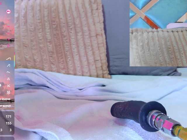 LizSheibaum live cam preview