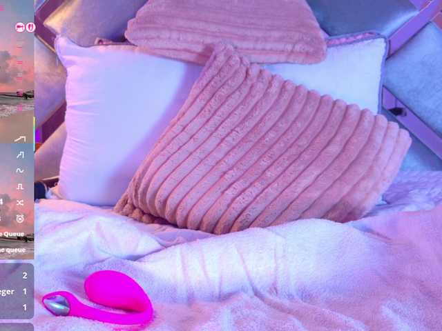 LizSheibaum live cam on BongaCams