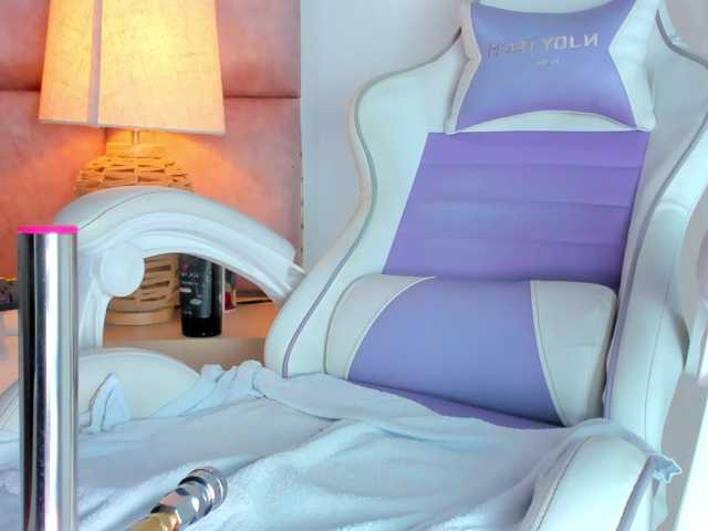 LizSheibaum live cam on BongaCams
