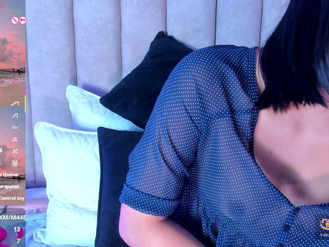 LizSheibaum live cam on BongaCams