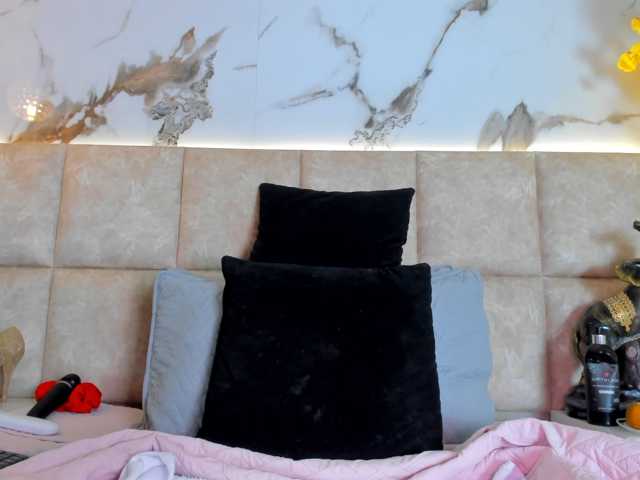 LizSheibaum live cam on BongaCams