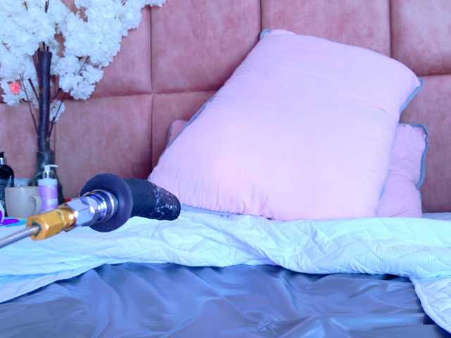 LizSheibaum live cam on BongaCams