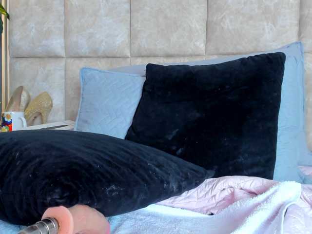 LizSheibaum live cam on BongaCams