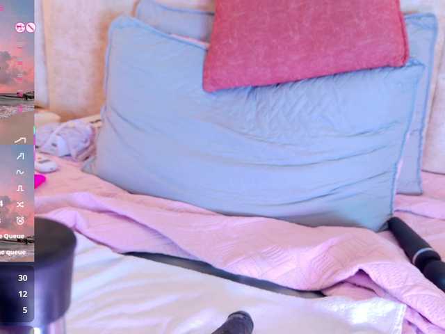 LizSheibaum live cam on BongaCams