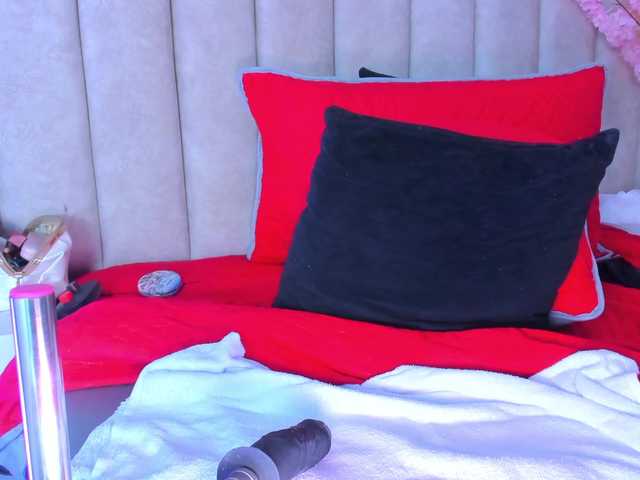 LizSheibaum live cam on BongaCams