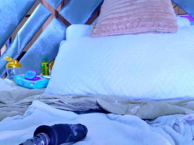 LizSheibaum live cam on BongaCams
