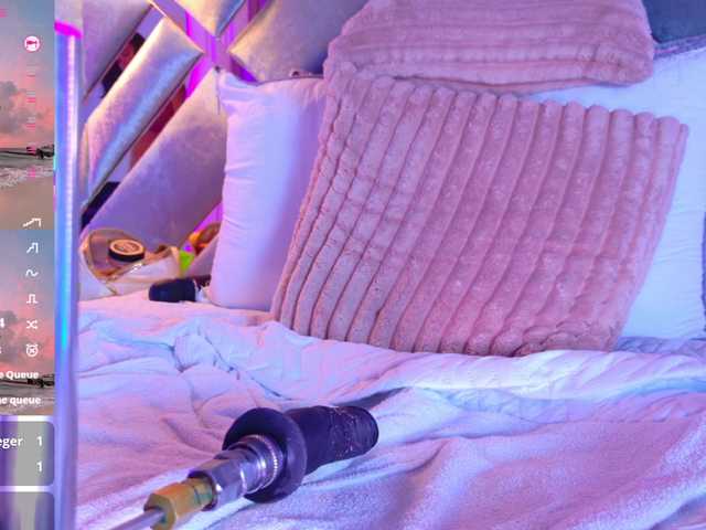 LizSheibaum live cam on BongaCams