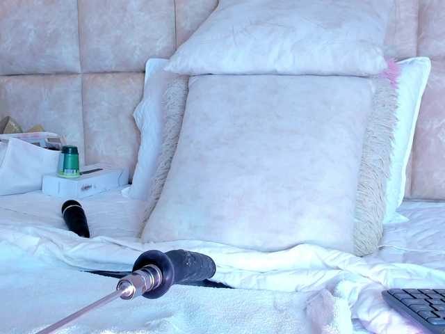 LizSheibaum's BongaCams show and profile