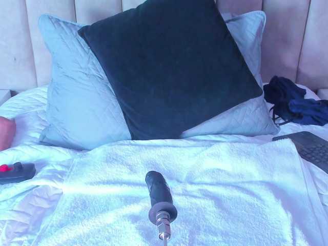 LizSheibaum live cam on BongaCams