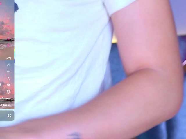 LizSheibaum live cam on BongaCams