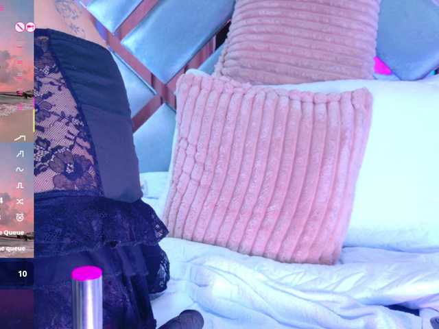 LizSheibaum live cam on BongaCams