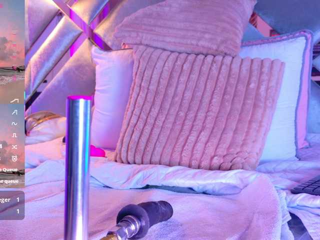 LizSheibaum live cam preview