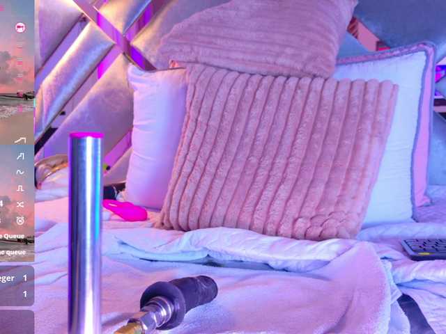 LizSheibaum live cam on BongaCams