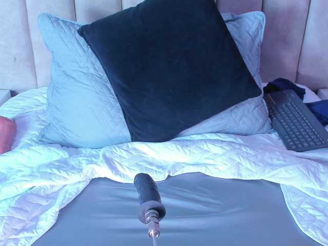 LizSheibaum live cam on BongaCams
