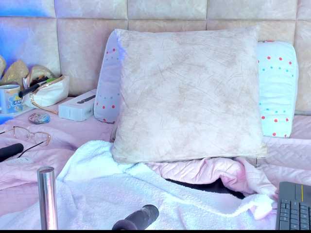 LizSheibaum live cam on BongaCams