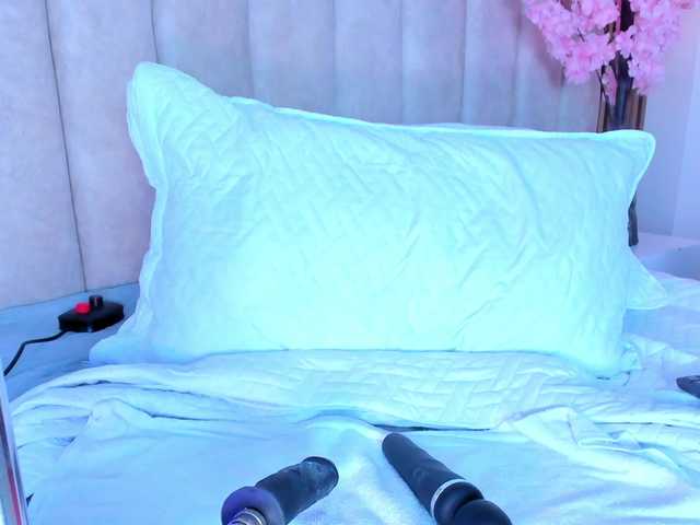 LizSheibaum live cam on BongaCams