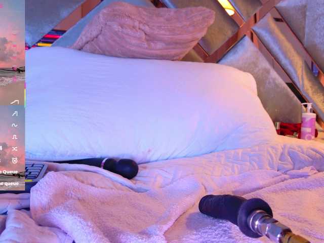 LizSheibaum live cam on BongaCams