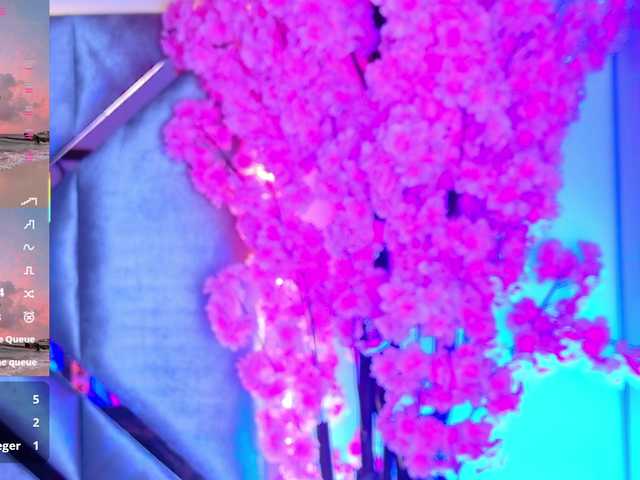 LizSheibaum live cam on BongaCams