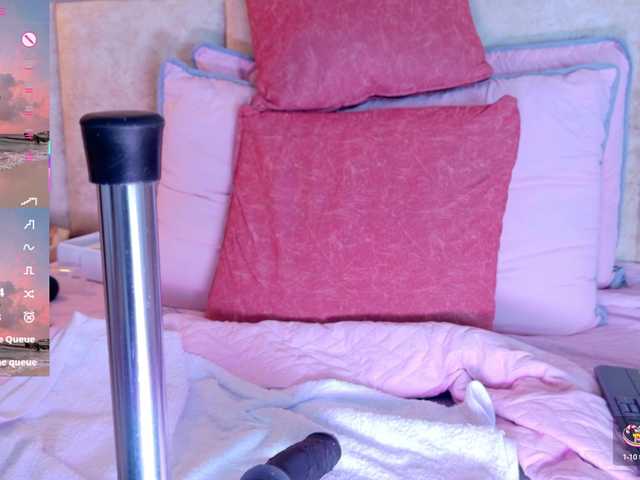 LizSheibaum live cam on BongaCams
