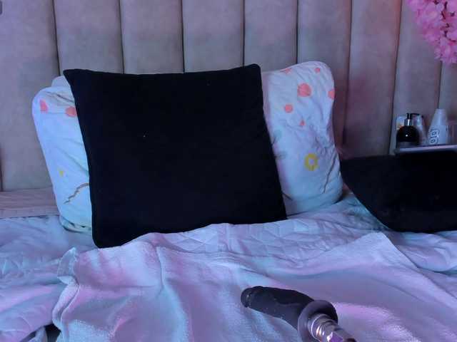 LizSheibaum live cam on BongaCams