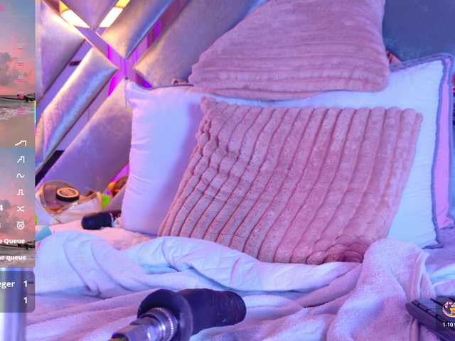 LizSheibaum live cam on BongaCams