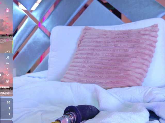 LizSheibaum live cam on BongaCams