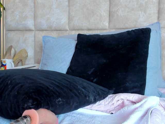 LizSheibaum live cam on BongaCams