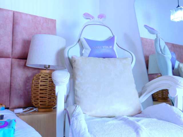 LizSheibaum live cam on BongaCams