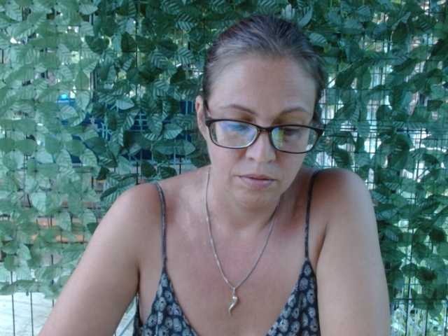 LadyHellene live webcam show