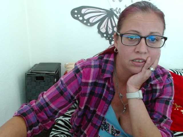 LadyHellene live cam on BongaCams