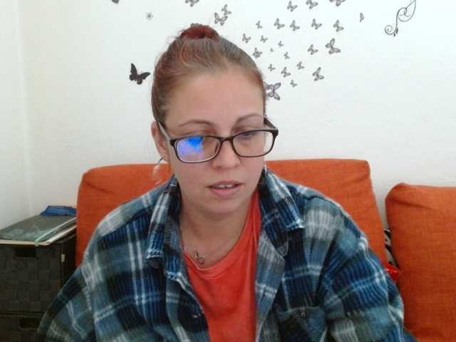 LadyHellene, en vivo ahora en BongaCams