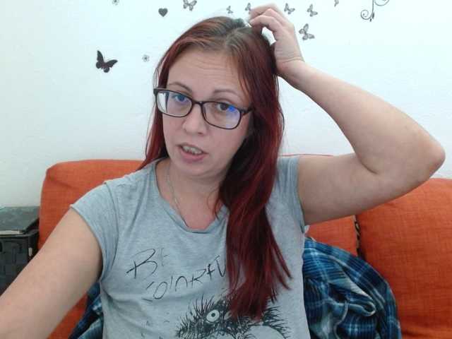 LadyHellene live cam on BongaCams
