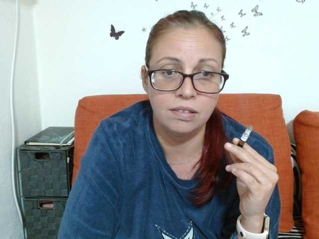 LadyHellene live cam preview