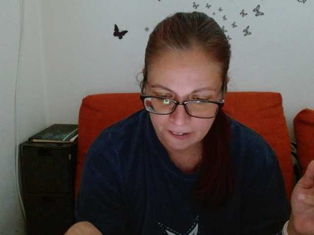 LadyHellene, en directo ahora en BongaCams