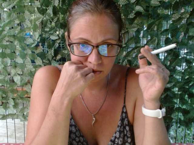 LadyHellene live webcam show