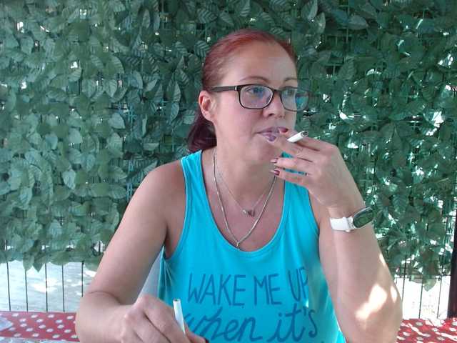LadyHellene live cam preview
