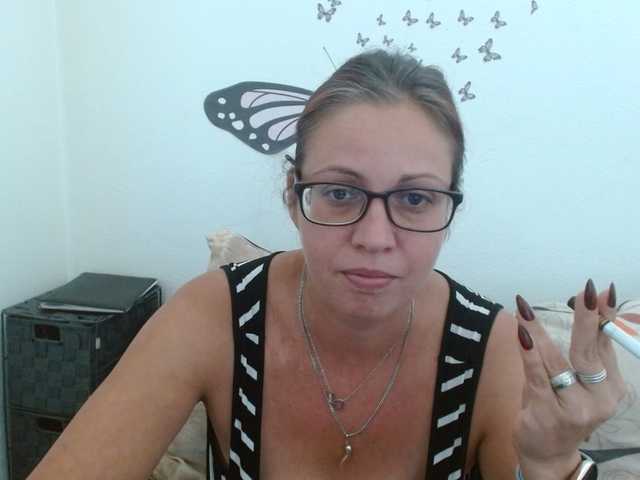 LadyHellene live cam on BongaCams