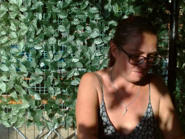 LadyHellene live webcam show