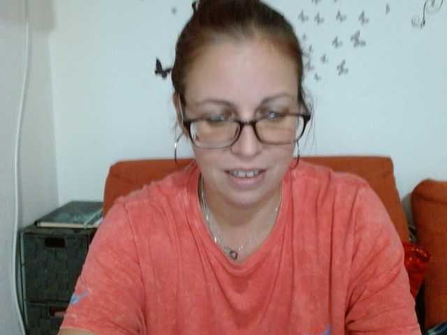 LadyHellene live cam preview