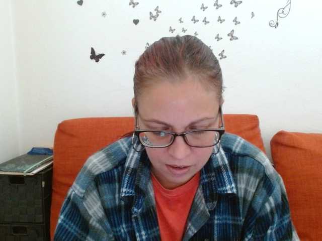 LadyHellene live cam preview