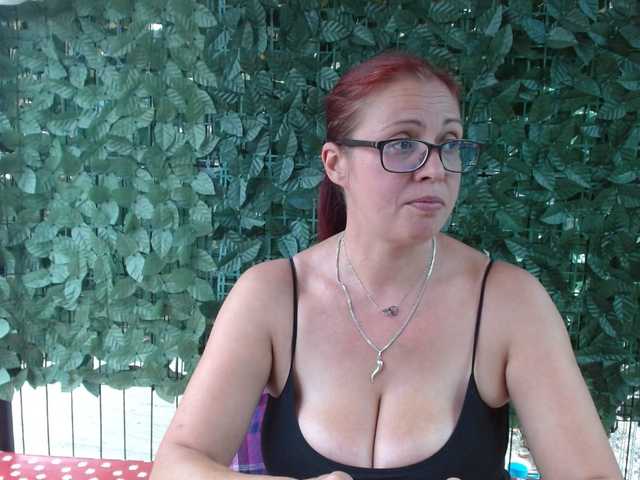 LadyHellene live cam on BongaCams