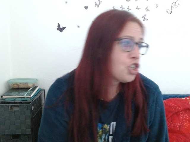 LadyHellene live cam preview