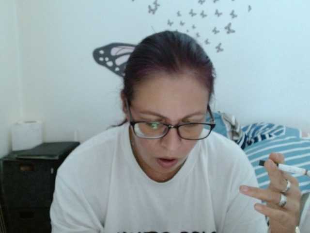LadyHellene live webcam show