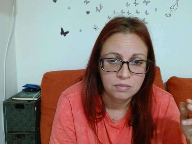 LadyHellene live cam preview