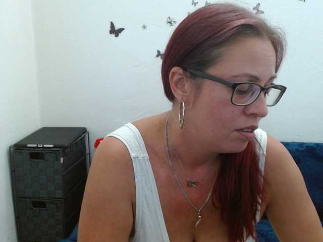 LadyHellene live cam on BongaCams