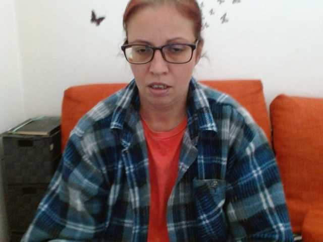 LadyHellene live cam preview