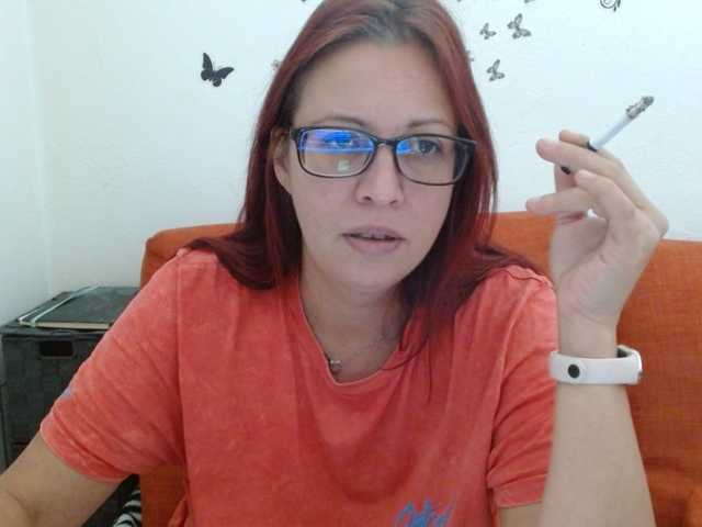 LadyHellene live cam preview