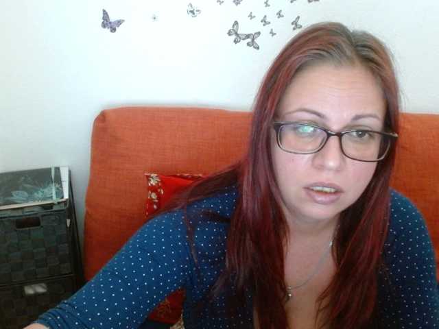 LadyHellene live cam